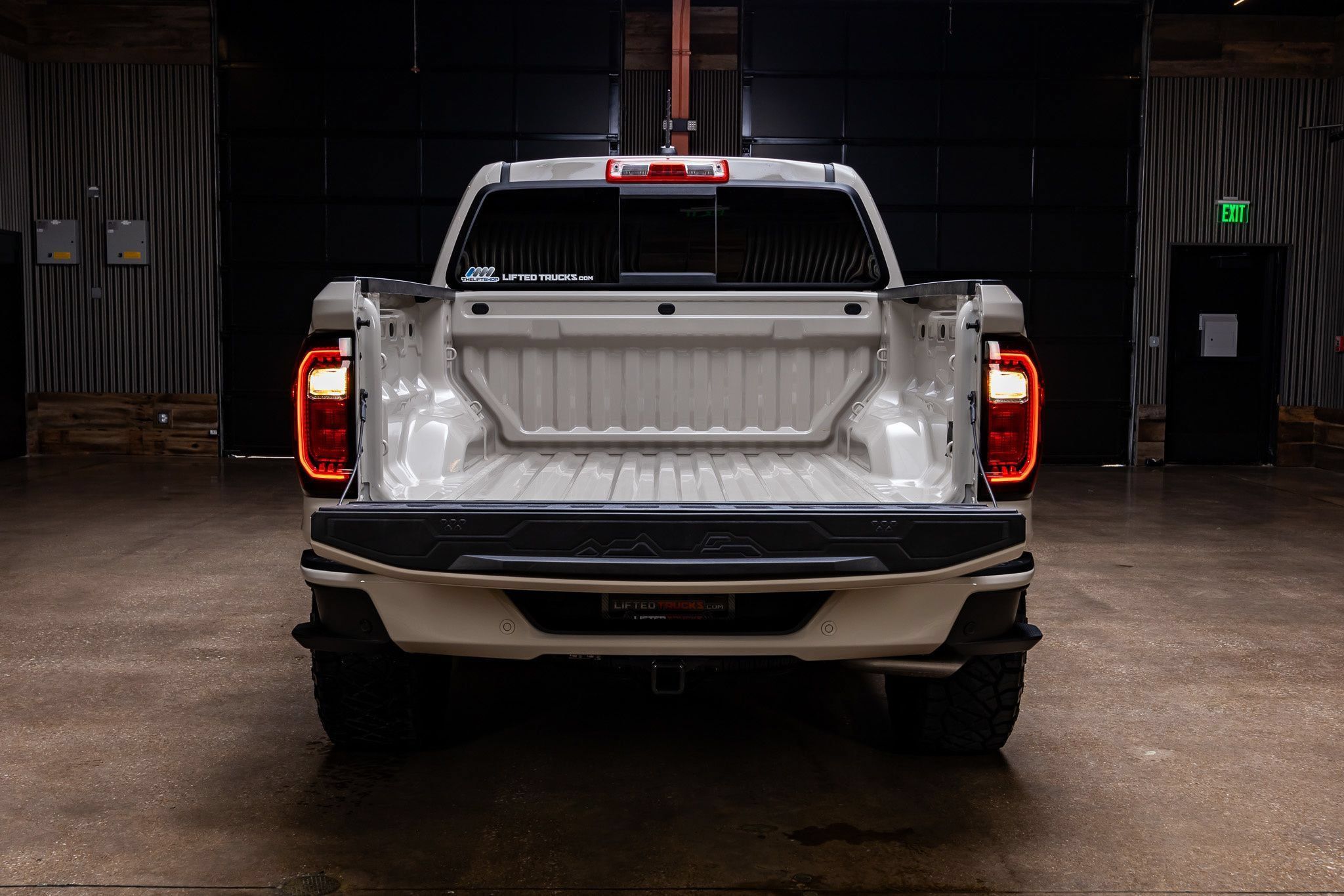 Used 2026 GMC Canyon AT4 AWD/4WD image 9