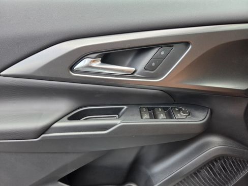 New 2026 Chevrolet Equinox EV LT FWD image 11