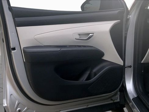 Used 2025 Hyundai Tucson SE FWD image 21
