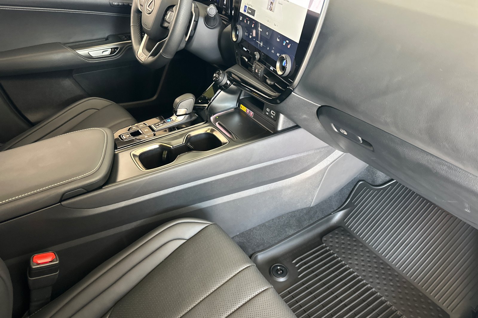 Certified 2026 Lexus NX 350h F Sport w/ Accessory Package (2T) AWD/4WD image 13