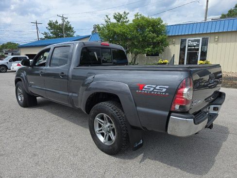 Used 2014 Toyota Tacoma 4x4 Double Cab w/ SR5 Package image 3