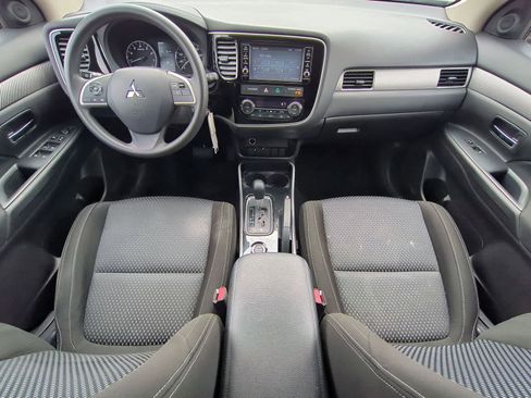 Used 2018 Mitsubishi Outlander ES AWD/4WD image 13