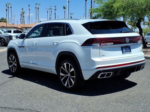 Certified 2026 Volkswagen Atlas Cross Sport SEL Premium R-Line AWD/4WD image 5