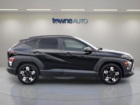 Used 2025 Hyundai Kona SEL FWD image 7