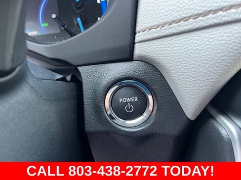 Used 2025 Toyota RAV4 XLE AWD/4WD image 22