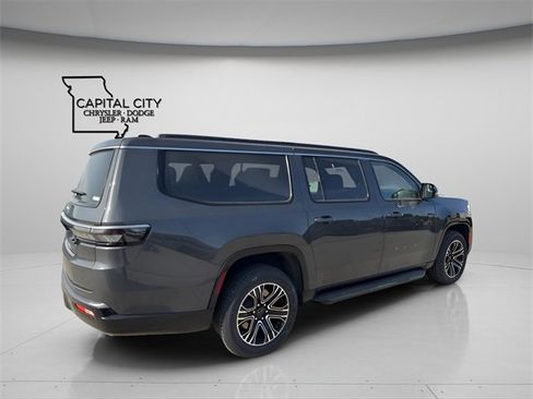 New 2026 Jeep Grand Wagoneer L 4WD w/ Premium Group I image 10