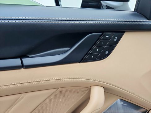 Used 2023 Porsche 911 Carrera 4 GTS image 21