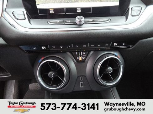 Used 2025 Chevrolet Blazer LT AWD/4WD image 23
