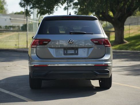 Used 2022 Volkswagen Tiguan SE AWD/4WD image 4