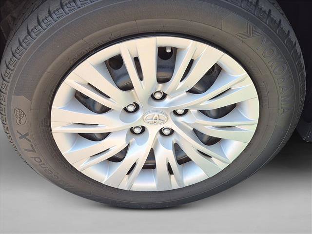 Used 2014 Toyota Camry LE FWD image 23