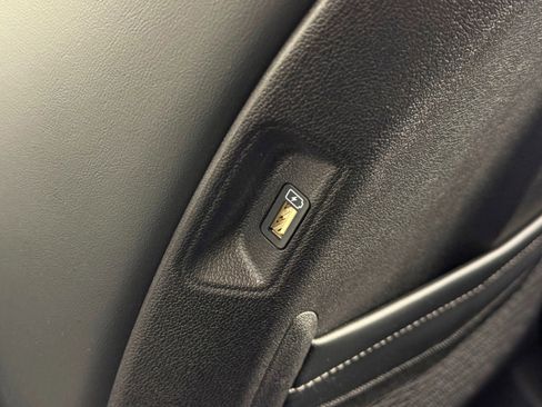 Used 2021 Kia Sorento S image 31