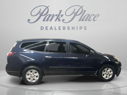 Used 2015 Chevrolet Traverse LS FWD image 6