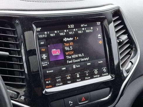 Used 2019 Jeep Cherokee Limited AWD/4WD image 18