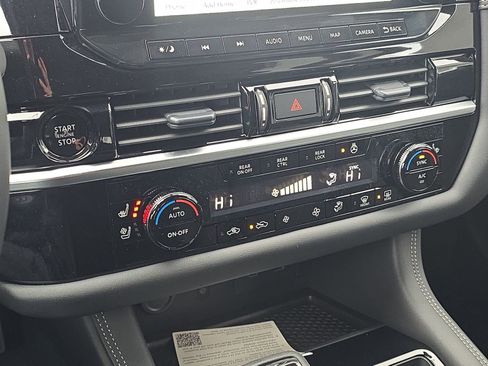 New 2025 Nissan Pathfinder Platinum image 21