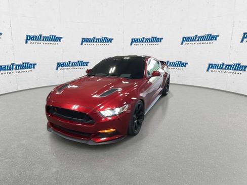 Used 2017 Ford Mustang GT Premium w/ GT Performance Package RWD image 4