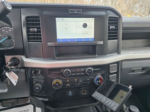 New 2026 Ford F550 4x4 Supercab Super Duty image 71