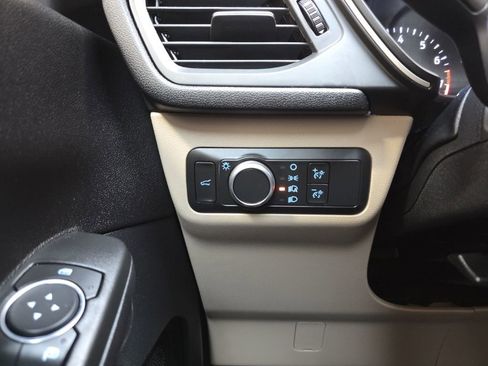 Used 2021 Ford Escape SE w/ Convenience Package image 23