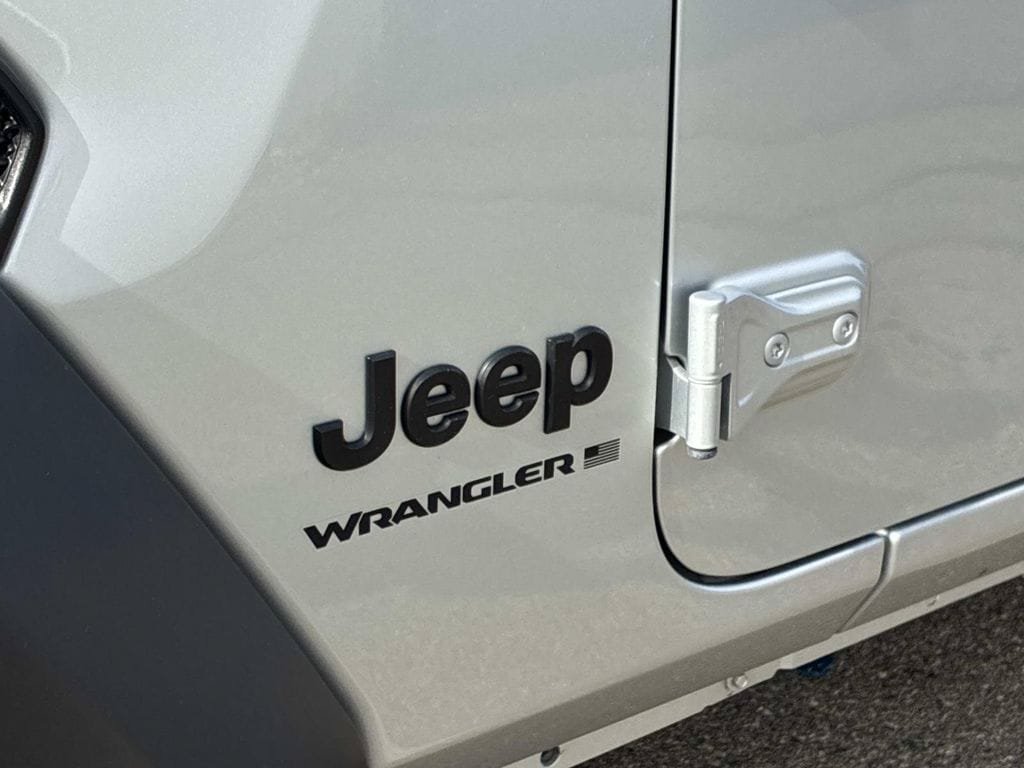 Used 2024 Jeep Wrangler Unlimited Sport AWD/4WD image 18