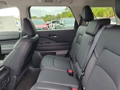 New 2026 Nissan Pathfinder SL FWD image 25