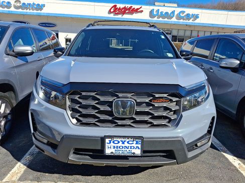 Used 2022 Honda Passport TrailSport image 2