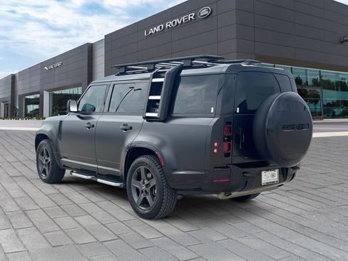 Used 2023 Land Rover Defender 130 X-Dynamic SE image 3