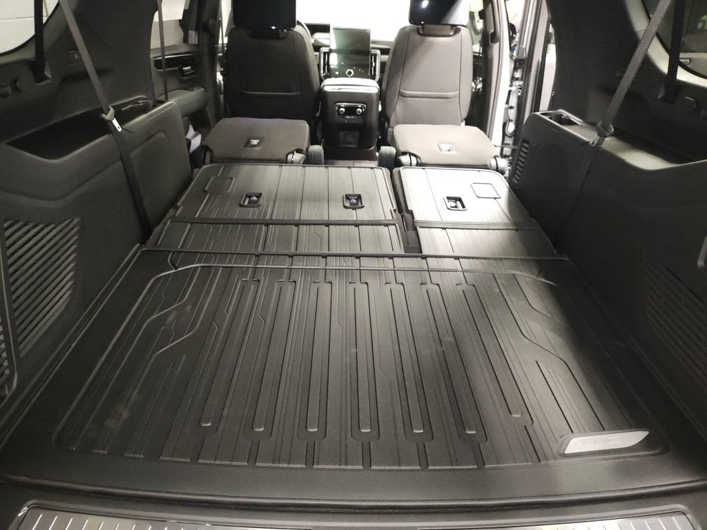 New 2026 GMC Yukon XL AT4 w/ AT4 Premium Plus Package AWD/4WD image 17