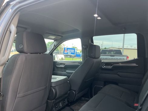 Used 2024 Chevrolet Silverado 1500 LT image 12