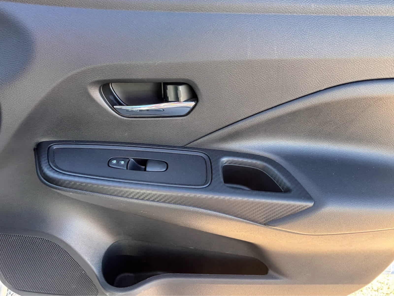 Used 2024 Nissan Versa SV FWD image 11