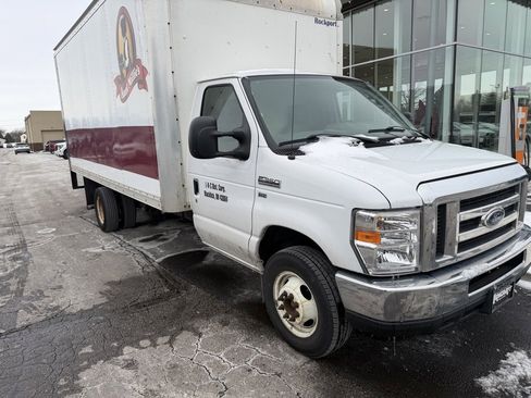 Used 2019 Ford E-350 and Econoline 350 Super Duty image 2