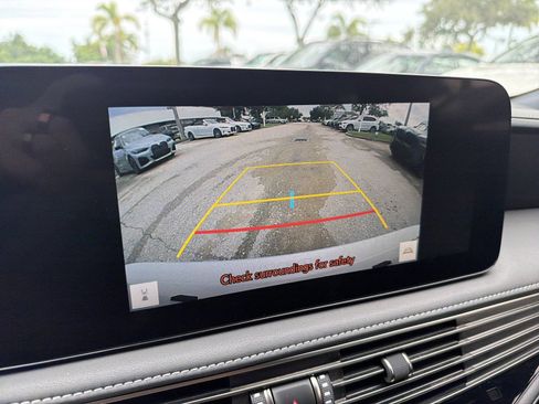 Used 2023 Lexus LS 500 w/ Accessory Package (Z2) RWD image 26