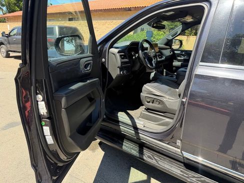 Used 2023 GMC Yukon SLT AWD/4WD image 18