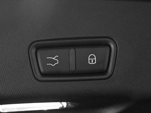 Used 2025 Maserati Grecale GT AWD/4WD image 8