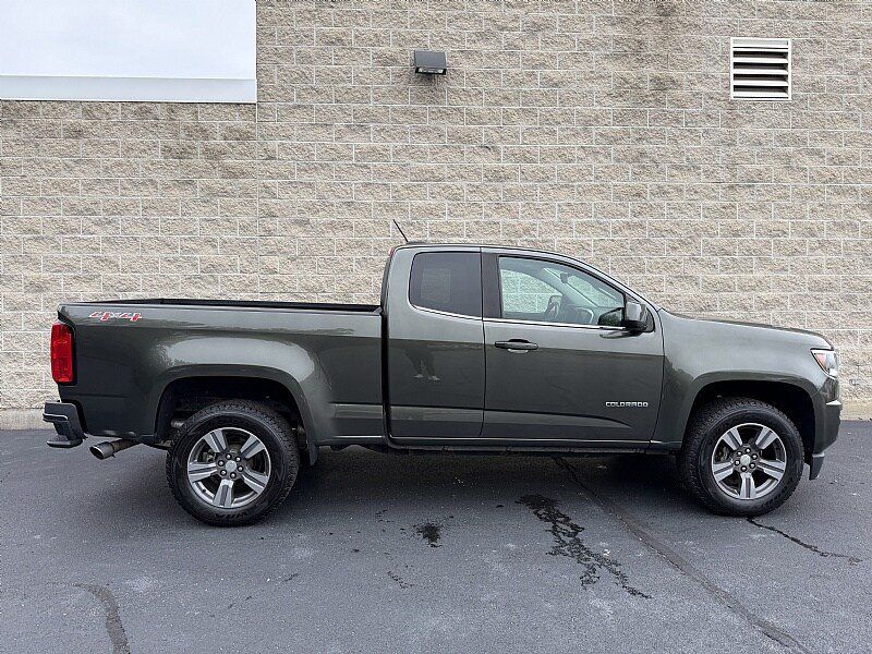 Used 2018 Chevrolet Colorado LT w/ LT Convenience Package AWD/4WD image 2