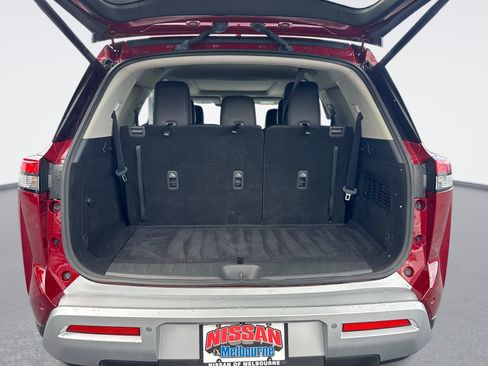 Used 2024 Nissan Pathfinder SL w/ SL Premium Package FWD image 13
