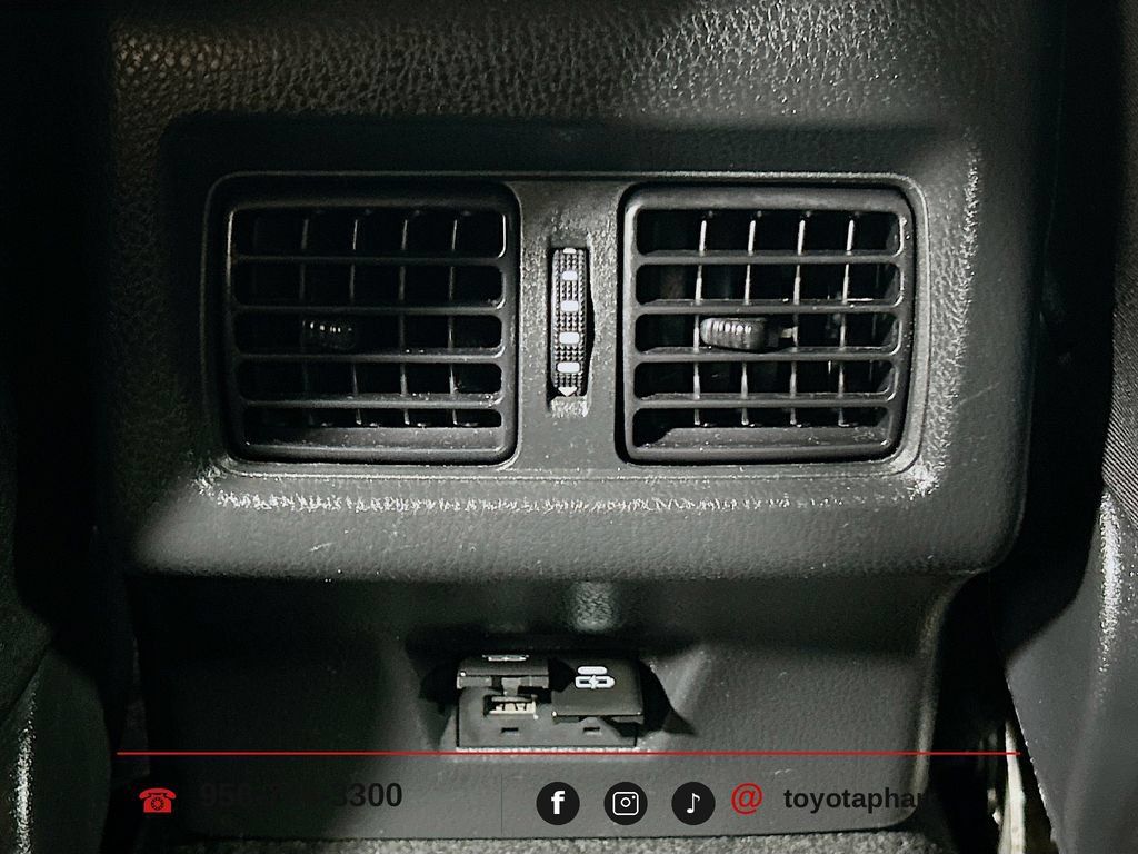 Used 2025 Toyota Camry LE w/ Convenience Package FWD image 22