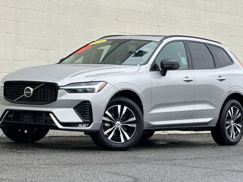 Used 2024 Volvo XC60 B5 Core image 8