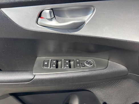 Used 2023 Kia Forte LXS FWD image 10
