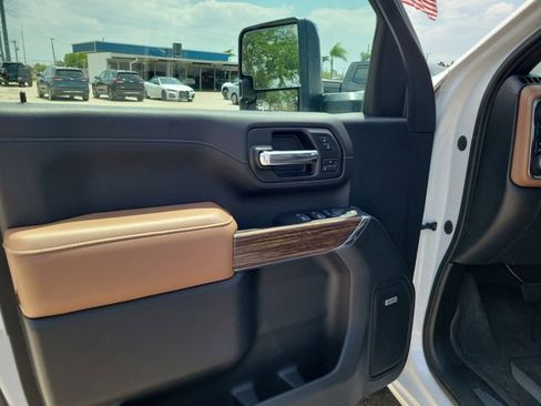 Used 2020 Chevrolet Silverado 2500 High Country image 18