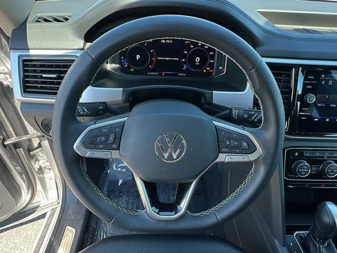Certified 2023 Volkswagen Atlas SE w/ Panoramic Sunroof Package FWD image 18