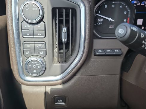 Used 2021 GMC Sierra 1500 Denali w/ Denali Ultimate Package AWD/4WD image 29