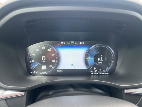 Used 2020 Volvo XC60 T8 Momentum image 12