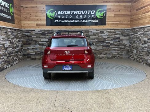 Used 2024 Hyundai Venue Limited image 8