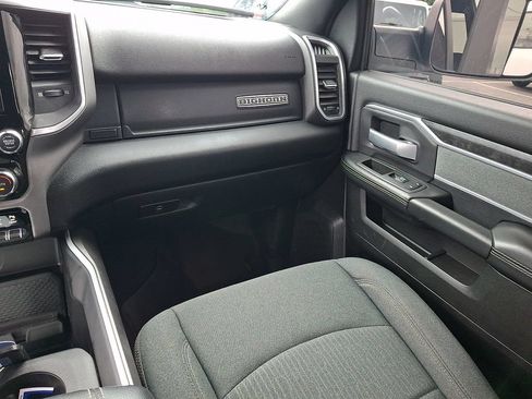 Used 2022 RAM 3500 Big Horn w/ Night Edition AWD/4WD image 17