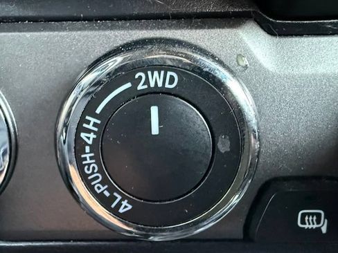 Used 2021 Toyota Tacoma TRD Off-Road w/ Technology Package AWD/4WD image 21