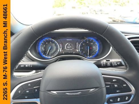 New 2027 Chrysler Pacifica Select AWD/4WD image 17