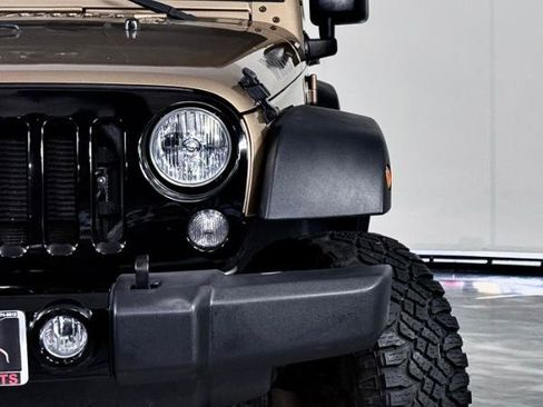 Used 2015 Jeep Wrangler Sport AWD/4WD image 6