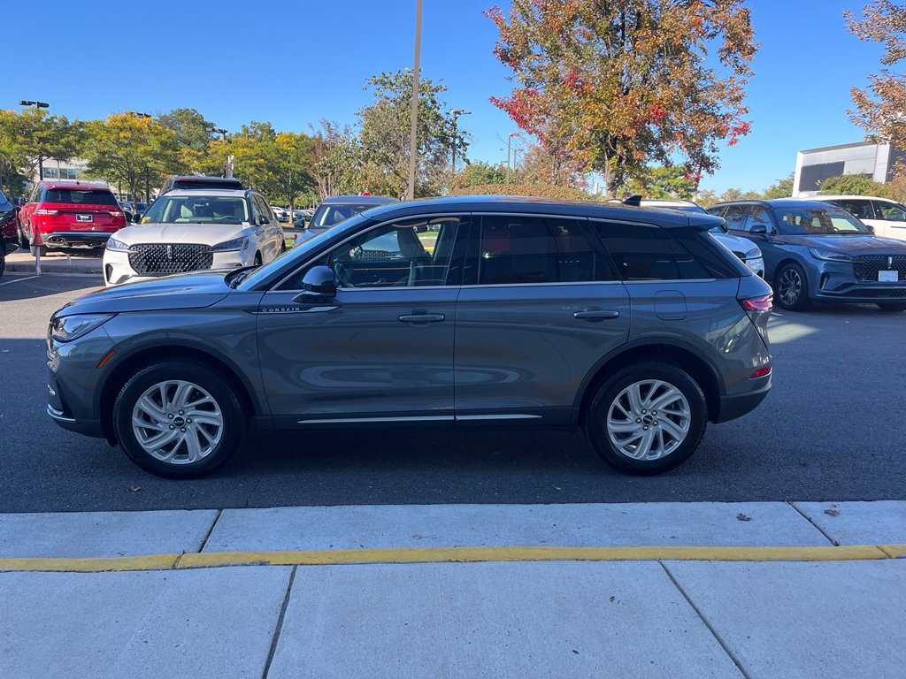 Used 2025 Lincoln Corsair AWD image 5