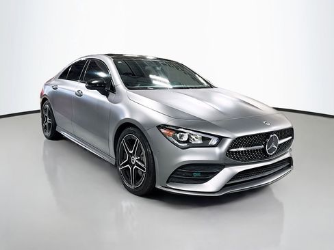 Used 2022 Mercedes-Benz CLA 250 4MATIC image 3