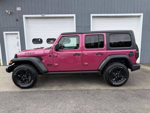 Used 2022 Jeep Wrangler Unlimited Sport AWD/4WD image 7