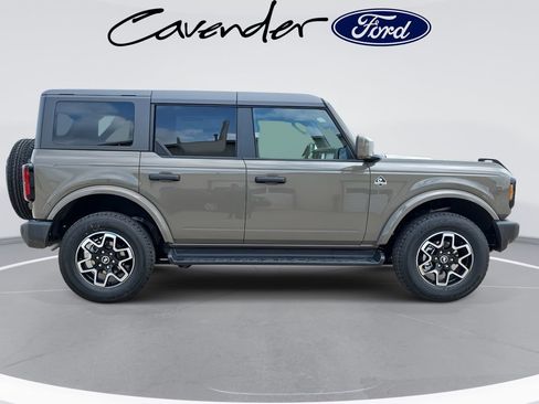 New 2026 Ford Bronco Outer Banks image 4